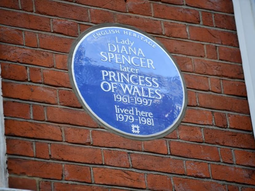 Princess Diana honoured with blue plaque at former London flat Princess Diana honoured with blue plaque at former London flat