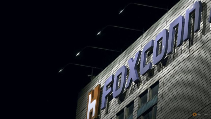 Unrest and production disruptions at Foxconn's main iPhone plant in China