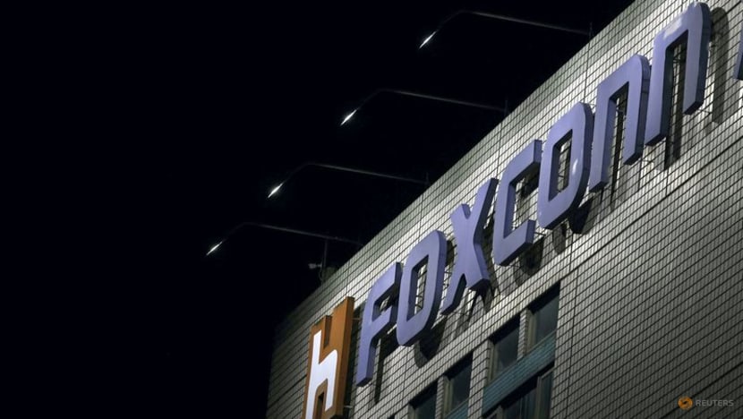 Unrest and production disruptions at Foxconn's main iPhone plant in China Unrest and production disruptions at Foxconn's main iPhone plant in China