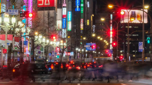 受疫情影响 日本经济三个季度来首次萎缩