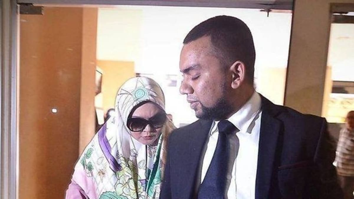 Rozita dijel 8 tahun, mengaku bukan Datin - Berita Mediacorp