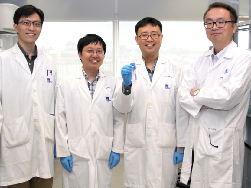 The IBN behind the drug-delivering hydrogel. (from right) Dr Motoichi Kurisawa, Dr Ki Hyun Bae, Dr Keming Xu and Mr Fan Lee. Photo courtesy of the Institue of Bioengineering and Nanotechnology