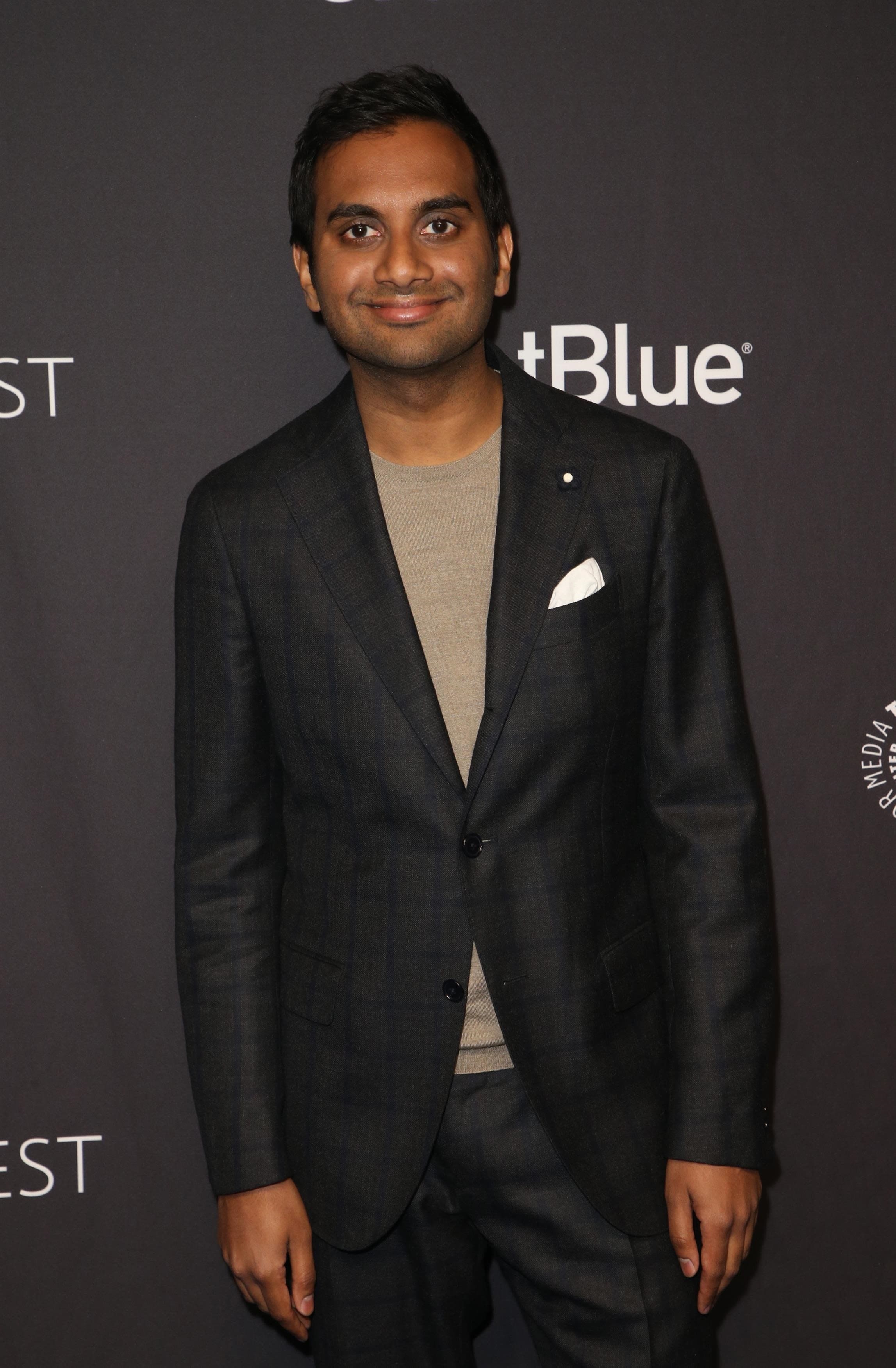 Aziz Ansari Claims He Hasn't Been On The Internet For 4 Years, Says He's On A "Mental Diet"