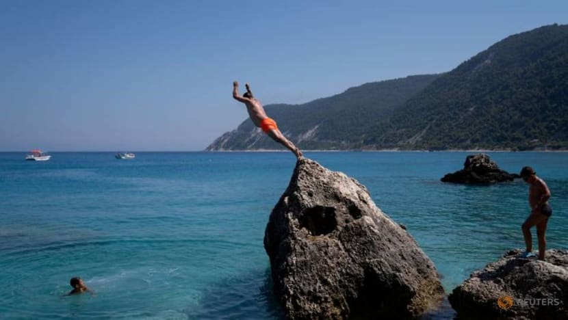 Analysis: Europe's COVID-19 setbacks risk another summer travel washout Analysis: Europe's COVID-19 setbacks risk another summer travel washout
