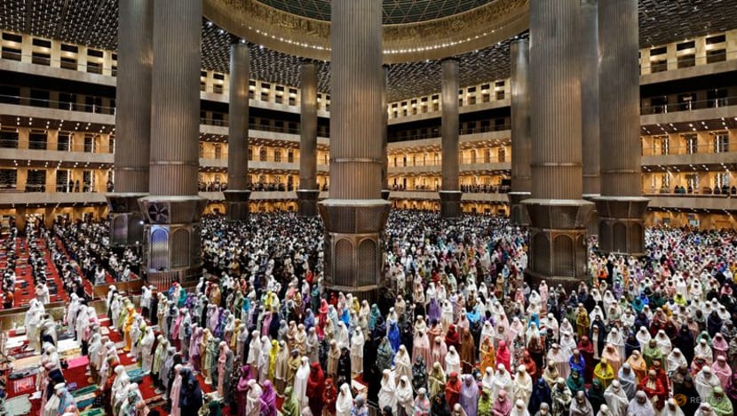 Indonesia greets Ramadan with mass prayer as COVID-19 curbs ease Indonesia greets Ramadan with mass prayer as COVID-19 curbs ease