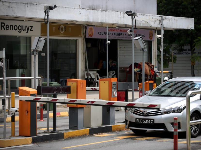 The HDB can now go after motorists who evade parking charges by tailgating. Photo: Jason Quah / TODAY