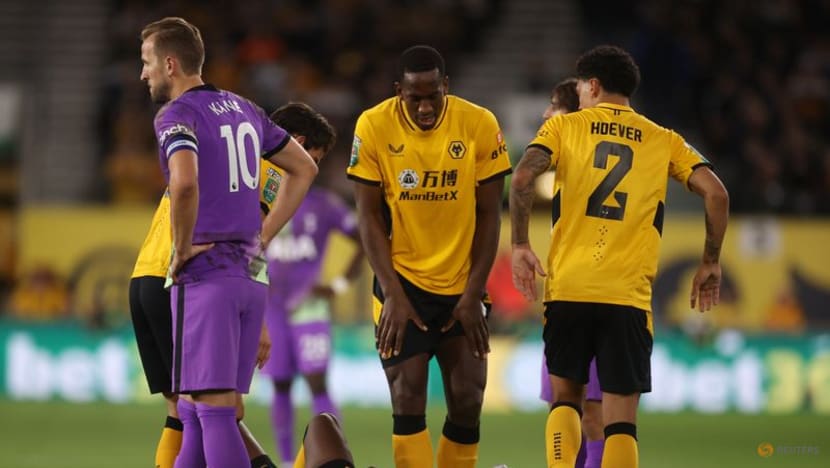 Wolves centre back Mosquera to have surgery for hamstring injury Wolves centre back Mosquera to have surgery for hamstring injury