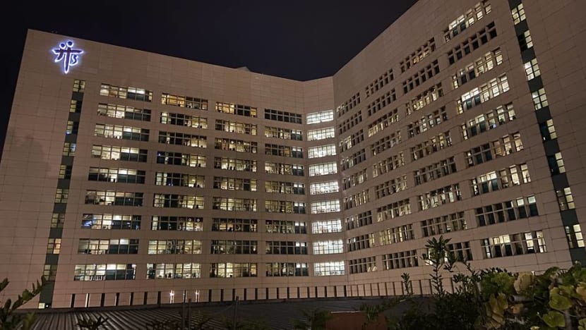 80-year-old woman dies from COVID-19 complications; 75 new locally transmitted cases in Singapore 80-year-old woman dies from COVID-19 complications; 75 new locally transmitted cases in Singapore