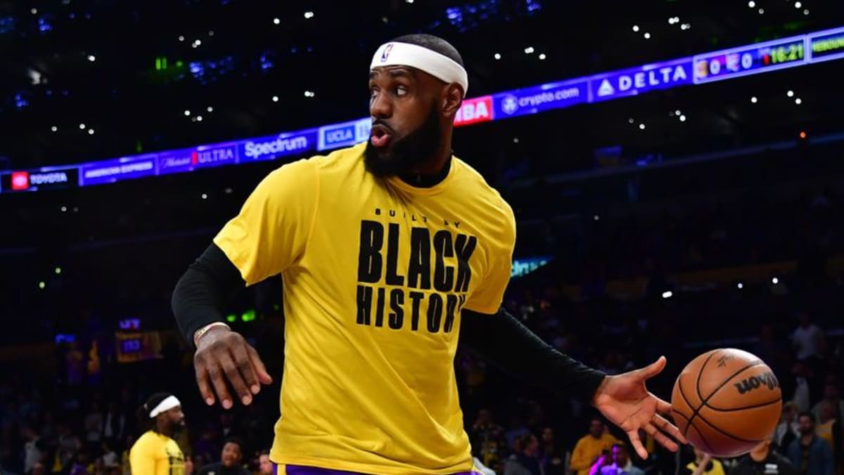 NBA LeBron menulis ulang pedoman tentang aktivisme atlet dalam perjalanannya menuju puncak