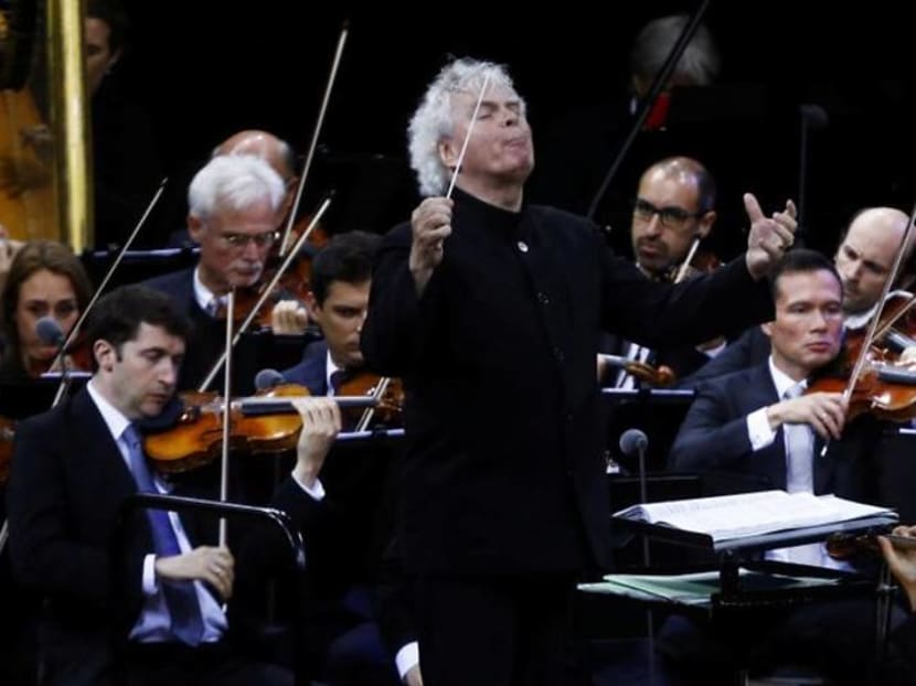 Former Berlin maestro Simon Rattle will quit UK to return to Germany Former Berlin maestro Simon Rattle will quit UK to return to Germany