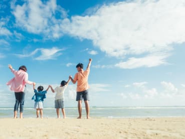 12 ways to save on family travel, from creative souvenirs to cruises without the views