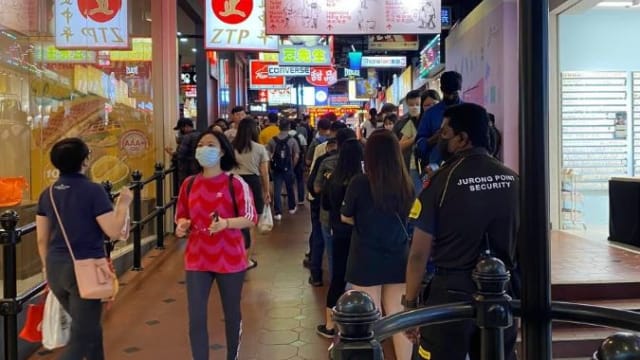 1200万红包多多今晚开彩 旺地出现排队人龙