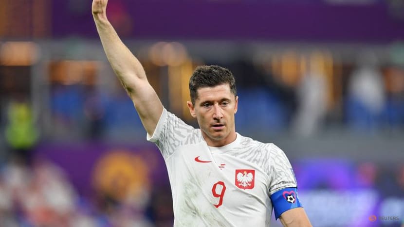 Lewandowski misses penalty as Poland draw 0-0 with Mexico at World Cup Lewandowski misses penalty as Poland draw 0-0 with Mexico at World Cup