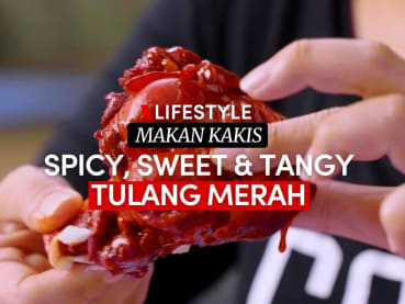 Makan Kakis: Triple the flavours in this sweet, spicy, tangy sup tulang merah | CNA Lifestyle