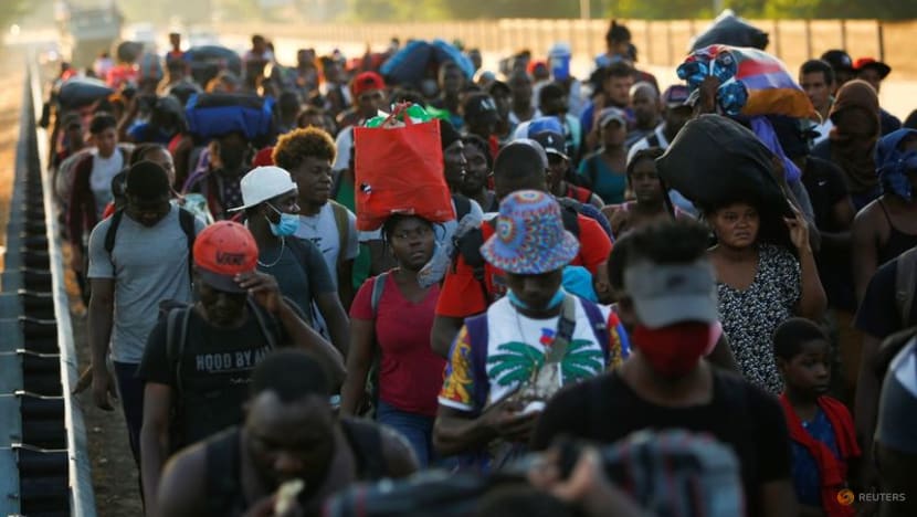 'We need to work': Hundreds of migrants form new US-bound caravan in Mexico 'We need to work': Hundreds of migrants form new US-bound caravan in Mexico