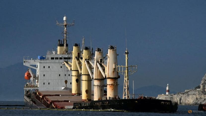 Oil leaking from bulk carrier off Gibraltar after tanker collision Oil leaking from bulk carrier off Gibraltar after tanker collision