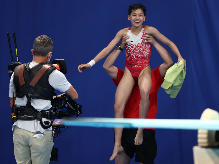 Diving: China's teenage diving queens bag 10m platform gold and silver Diving: China's teenage diving queens bag 10m platform gold and silver