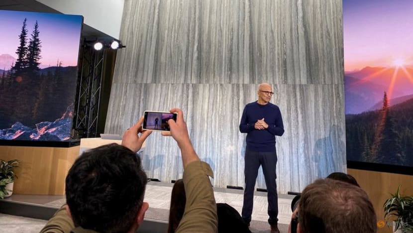 Google, Microsoft CEOs called to AI meeting at White House 