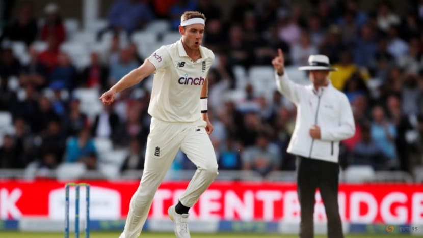 Cricket-England's Broad injures calf, doubtful for second test v India Cricket-England's Broad injures calf, doubtful for second test v India