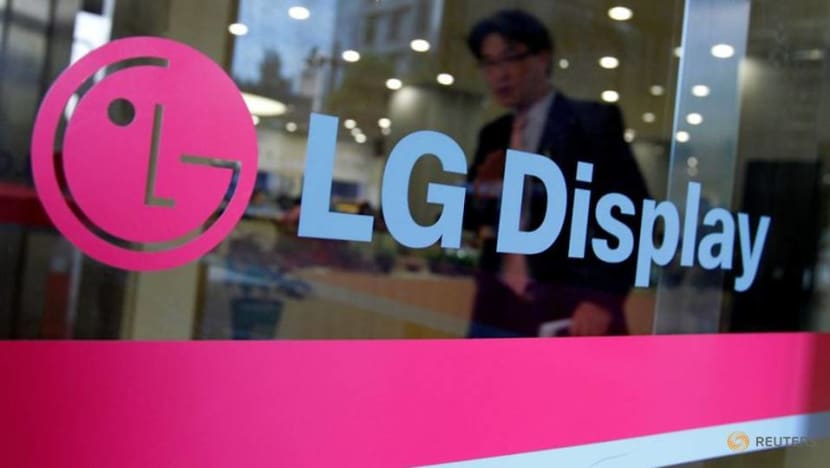 LG Display swings to profit as panel prices rise