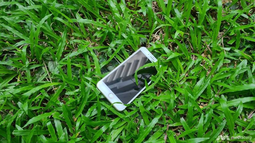 https://onecms-res.cloudinary.com/image/upload/s--t-viK13J--/c_fill,g_auto,h_468,w_830/f_auto,q_auto/iphone-on-grass.jpg?itok=Gz7vcFfp https://onecms-res.cloudinary.com/image/upload/s--t-viK13J--/c_fill,g_auto,h_468,w_830/f_auto,q_auto/iphone-on-grass.jpg?itok=Gz7vcFfp