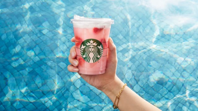风靡欧美的Starbucks Pink Drink终于登陆狮城！