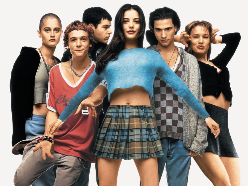 What a Xennial really thinks of Gen Z's obsession with 90s fashion - CNA  Lifestyle