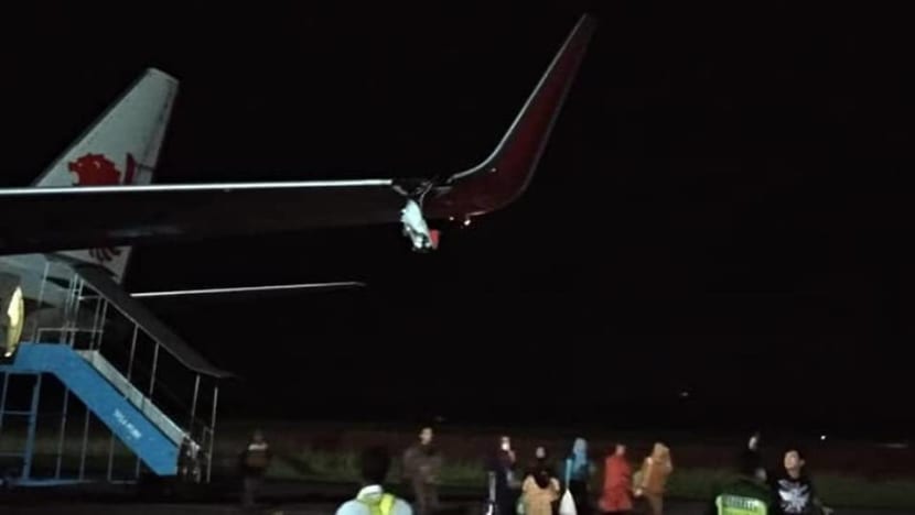 Lion Air plane wing torn in airport runway accident Lion Air plane wing torn in airport runway accident