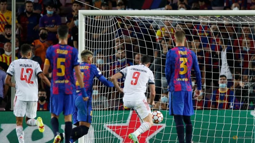 Football:
Lewandowski, Mueller propel dominant Bayern to easy win at Barca Football:
Lewandowski, Mueller propel dominant Bayern to easy win at Barca