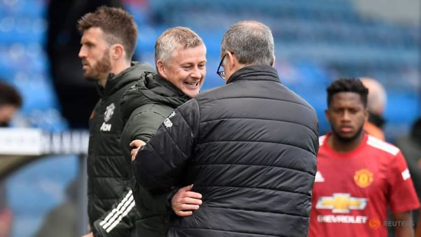 Football: Man United held to goalless draw at Leeds Football: Man United held to goalless draw at Leeds