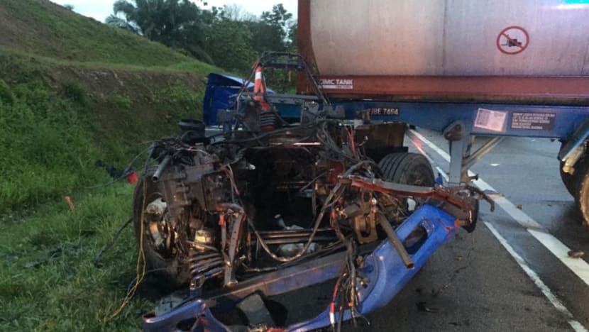 Seorang maut dalam kemalangan 3 lori dekat Tol Senawang
