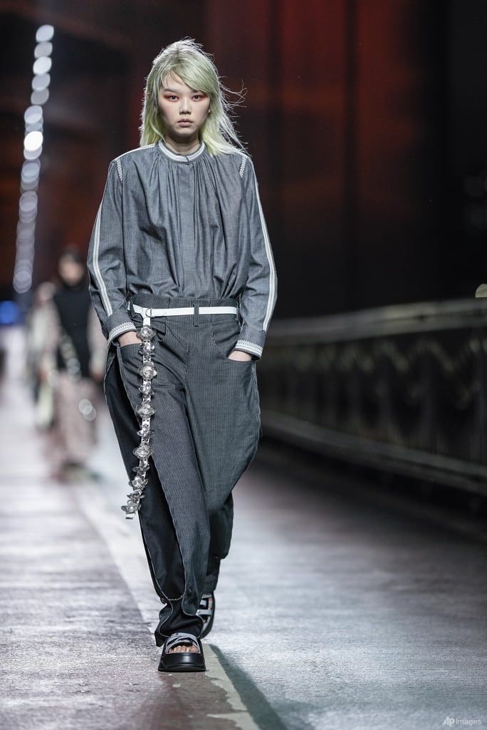 NEXT TOPMODEL UPDATE on Instagram: KNTM's model walks the runway during  the Louis Vuitton Pre-Fall 2023 Show on the Jamsugyo Bridge at the Hangang  River on April 29, 2023 in Seoul, South