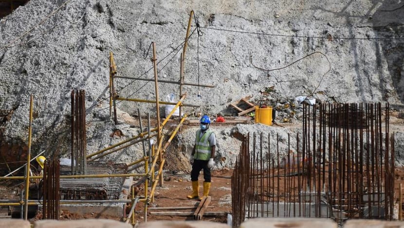 Singapore employment picks up in first quarter of 2022 as construction workers return Singapore employment picks up in first quarter of 2022 as construction workers return