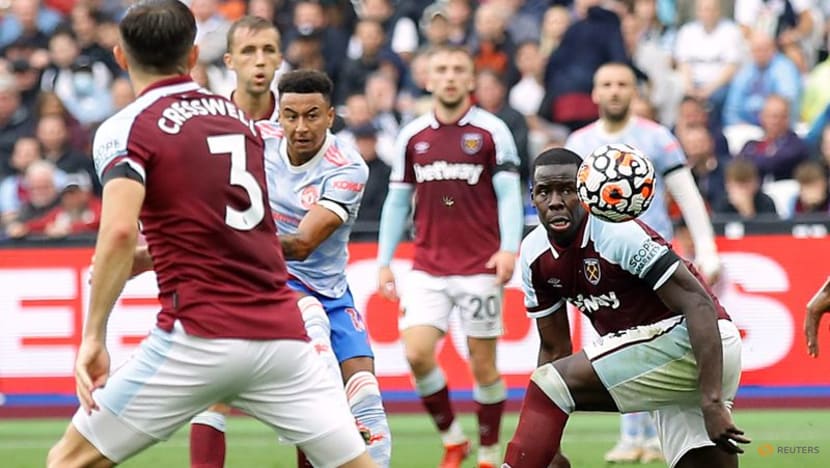 Football: Lingard, De Gea earn dramatic late win for Man United Football: Lingard, De Gea earn dramatic late win for Man United