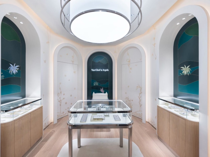 Van cleef and arpels richemont cheap