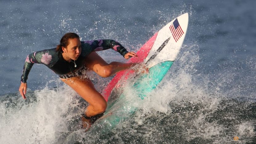Surfing-Moore, Toledo favourites for world titles, Ewing battling back