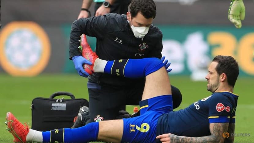 Football: Southampton's Ings faces weeks out with muscle injury Football: Southampton's Ings faces weeks out with muscle injury
