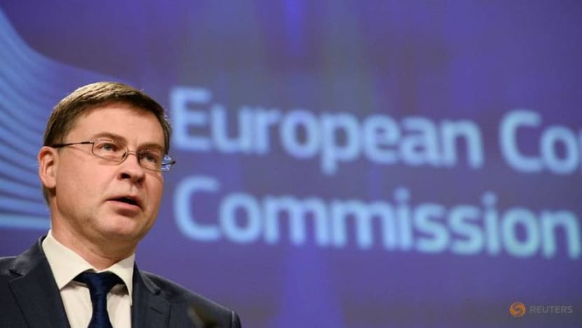 EU sets COVID-19 vaccine export controls until end-March EU sets COVID-19 vaccine export controls until end-March