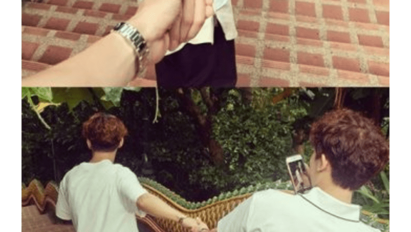 2PM′s Jun.K and Nichkhun Pose for Playful Photos While on Vacation