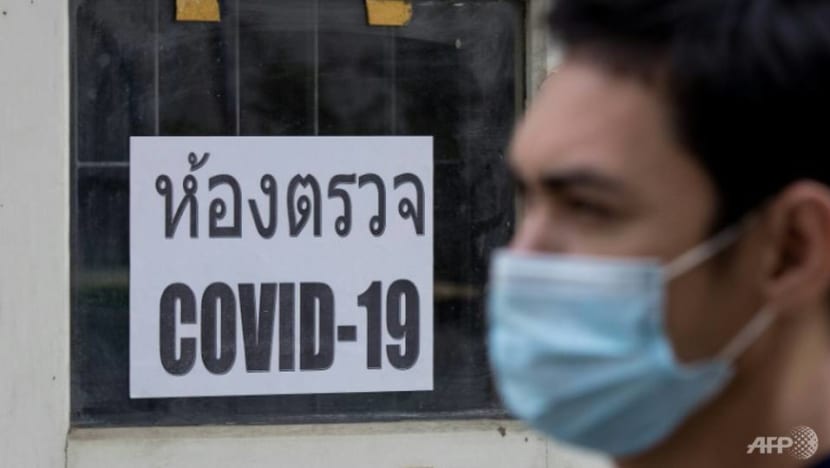 Thai central bank leaves rate at record low, warns of COVID-19 risk