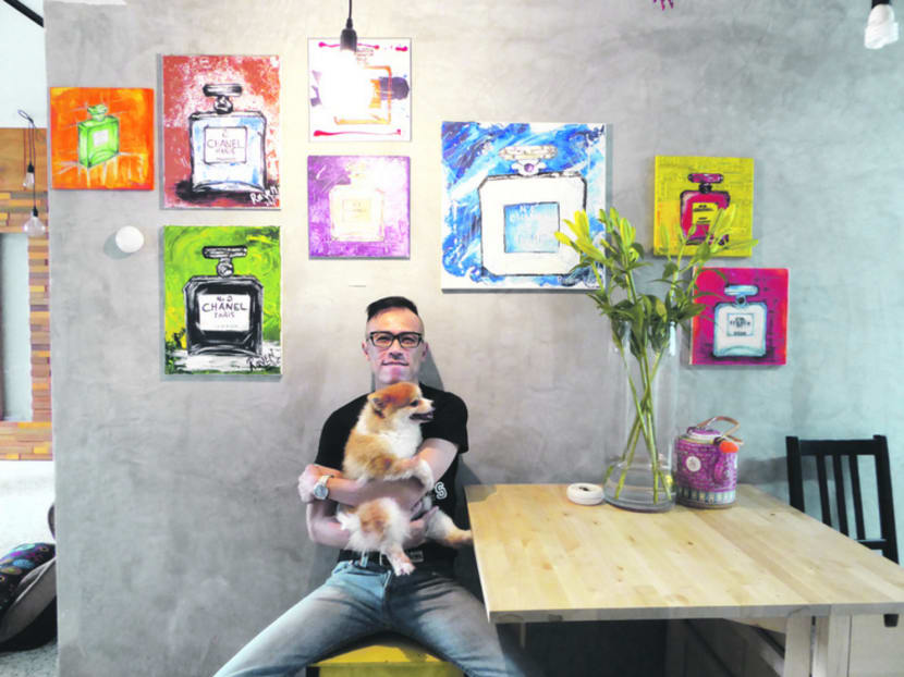 S’pore artist Danny Raven Tan showcases his works in flat S’pore artist Danny Raven Tan showcases his works in flat