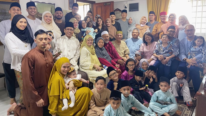 Keluarga besar 4 generasi Wahid Satay gembira dapat berkumpul buat Syawal selepas 2 tahun