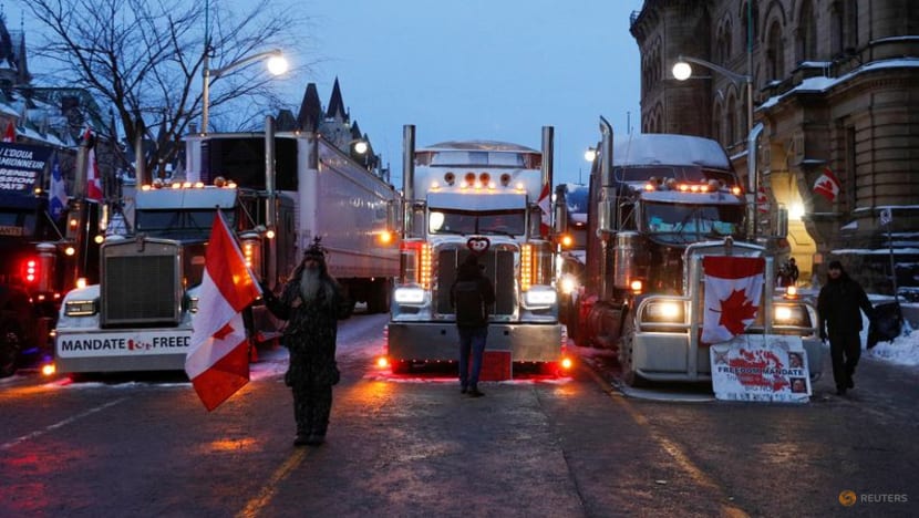 Florida governor to investigate GoFundMe over Canada trucker donations Florida governor to investigate GoFundMe over Canada trucker donations