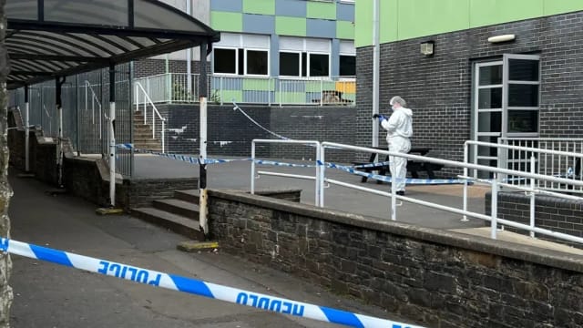 英国一所中学发生伤人案 一名女学生被捕