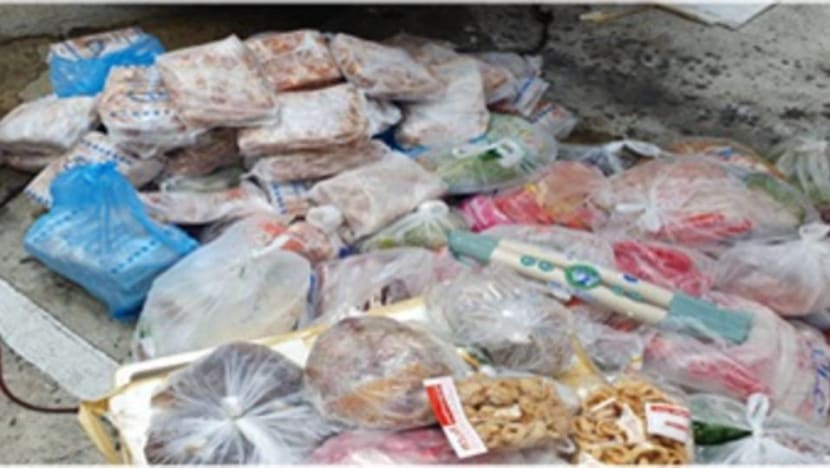 Man tries to smuggle 200kg of food products in Thai-registered truck into Singapore Man tries to smuggle 200kg of food products in Thai-registered truck into Singapore