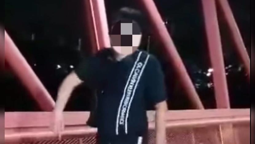 COVID-19: Six youths fined after video of Lorong Halus Bridge gathering goes viral COVID-19: Six youths fined after video of Lorong Halus Bridge gathering goes viral