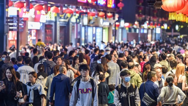 旅游集团：中国旅客劳动节假 国内外旅游预定量激增