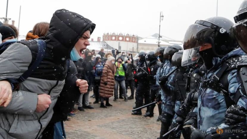 Russian prosecutors seek Navalny jail term as Kremlin tells US to back off Russian prosecutors seek Navalny jail term as Kremlin tells US to back off