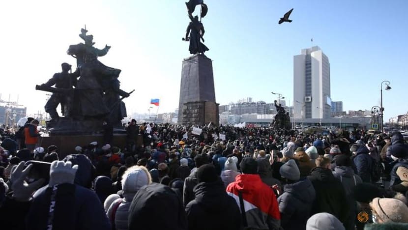 Mobile services in Russia suffer outages as police disperse anti-Kremlin protesters - monitoring site Mobile services in Russia suffer outages as police disperse anti-Kremlin protesters - monitoring site