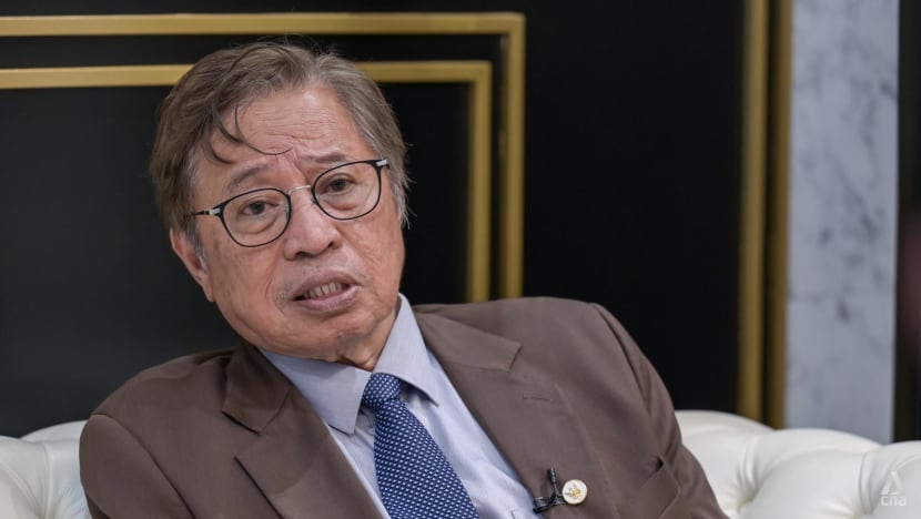 Giày thể thao và